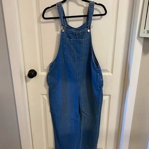 Universal Thread Jean overalls size 6